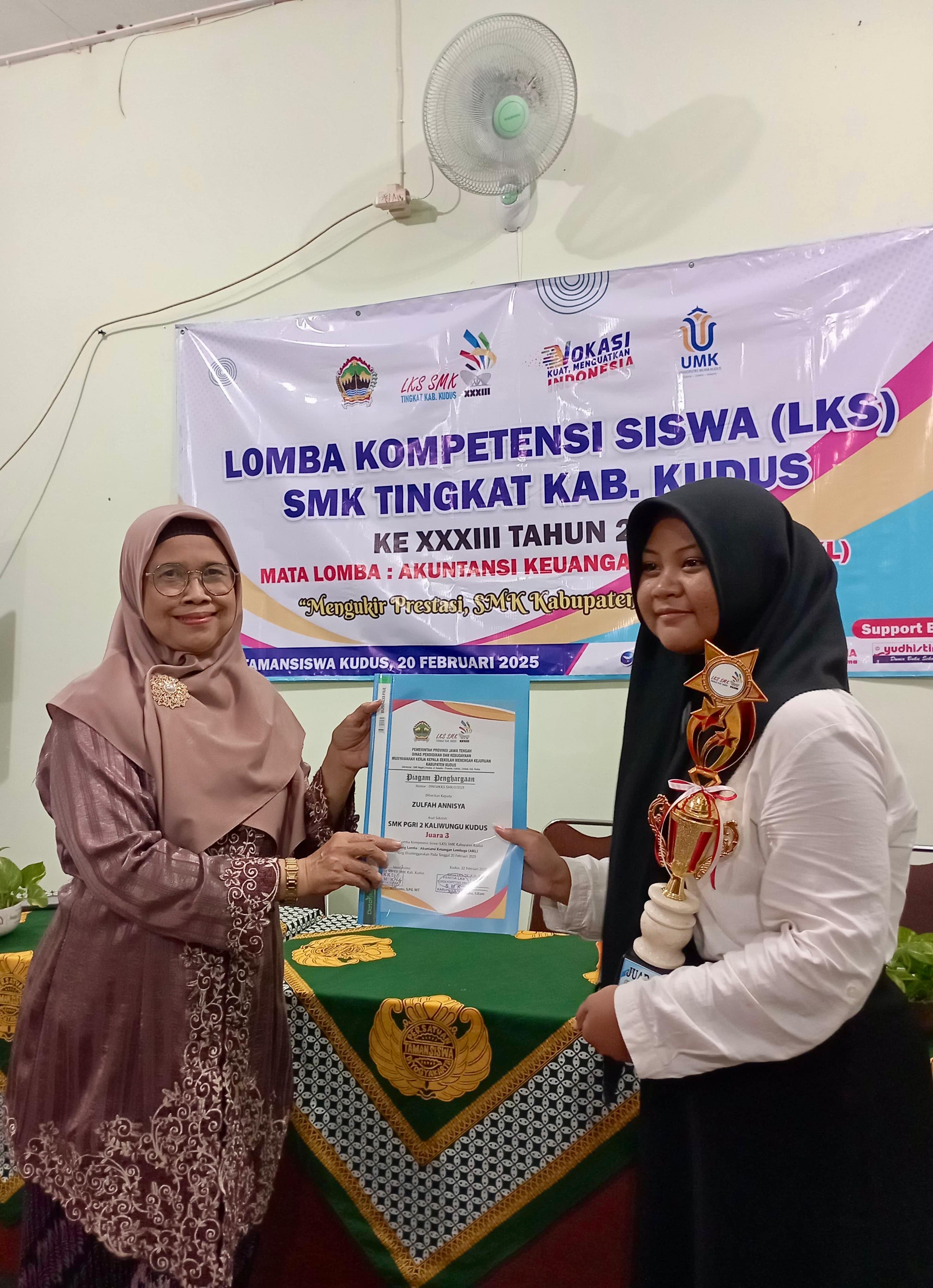 Juara III Lomba LKS 2025 : Akuntansi dan Keuangan Lembaga